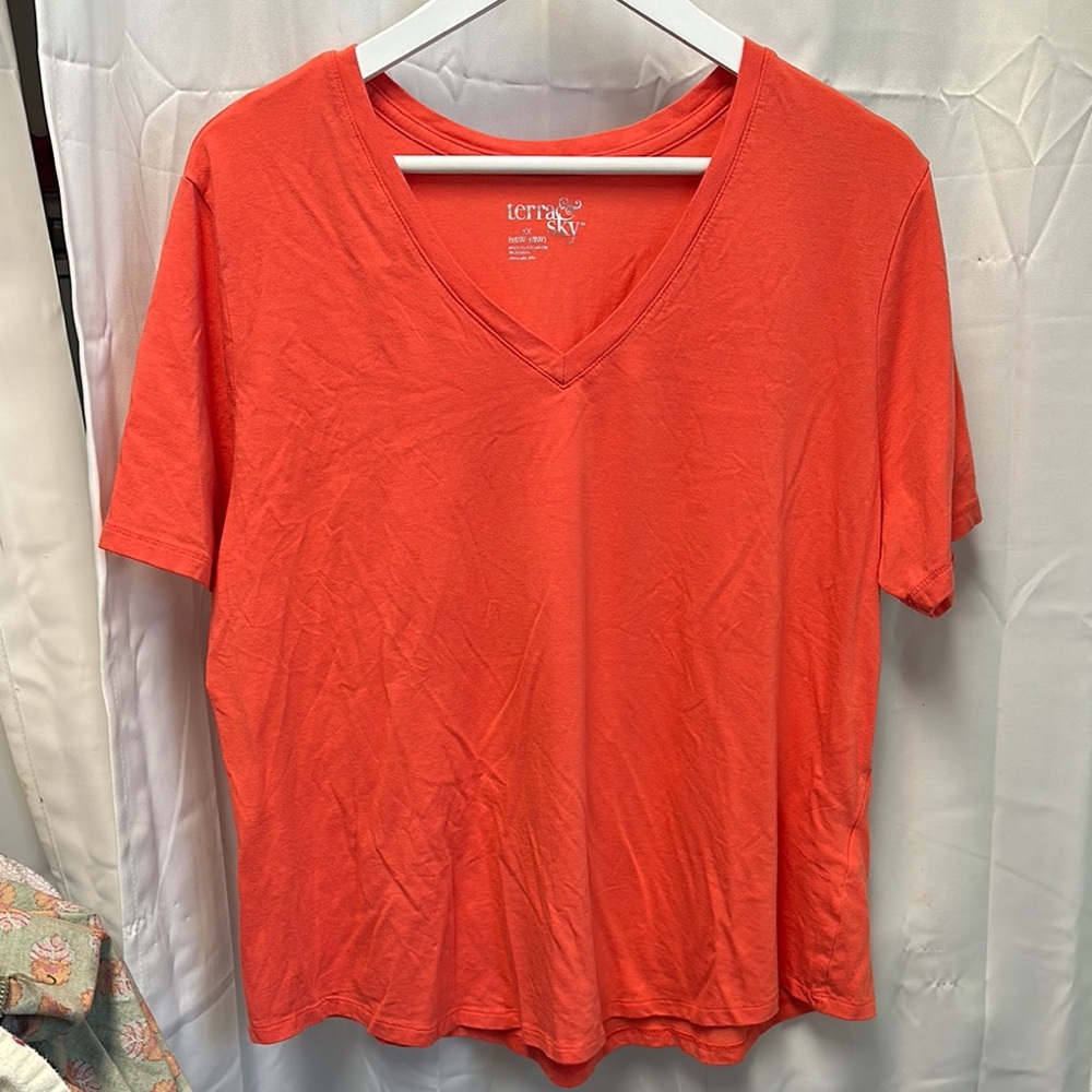 Terra & Sky Women's V-Neck Tee - Coral